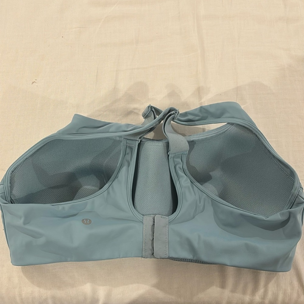Lululemon All Powered Up Bra. 40DD. Medium/High support.